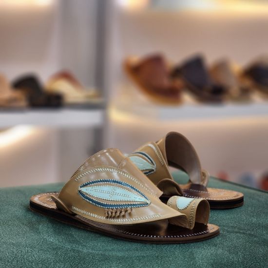 صورة زبيري وطني مطرز ارضيه جلد مديل و22